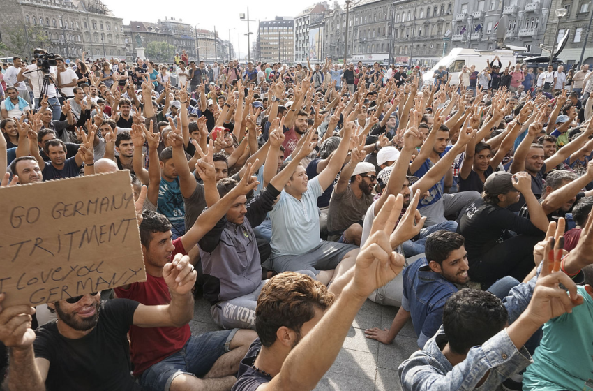  Migráció : Németországnak kezd elege lenni belőle, míg az EU továbbra is csak szenved