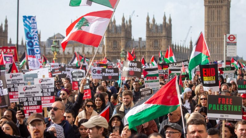  Sok-százezres demonstrációk Eruópa szerte a palesztinok mellett