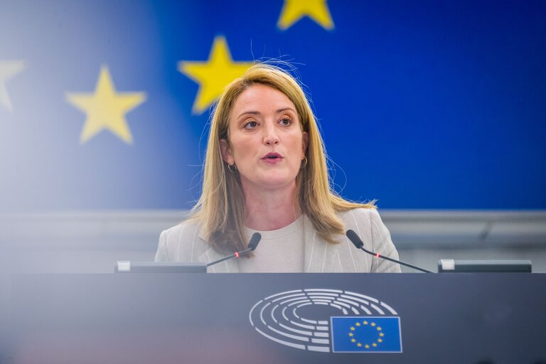  Roberta Metsola, az Európai Parlament elnöke aggodalmát fejezte ki a dezinformáció terjedése miatt