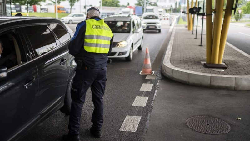  Németország visszaállítja az ellenőrzéseket a svájci, a lengyel és a cseh határon