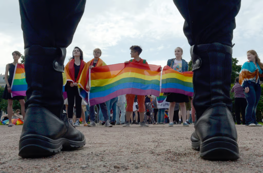  Oroszország teljesen betiltja az LMBTQ+ mozgalmat