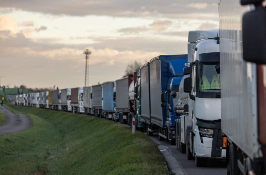  A közép-európai kamionosok felszólítják az EU-t, hogy szüntesse meg az Ukrajnával kötött szállítási megállapodást