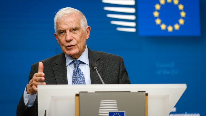  Az EU ellopja az oroszok pénzét: Borrell azt javasolja, hogy a befagyasztott orosz vagyon 90%-a az Európai Békefenntartási Eszközhöz kerüljön