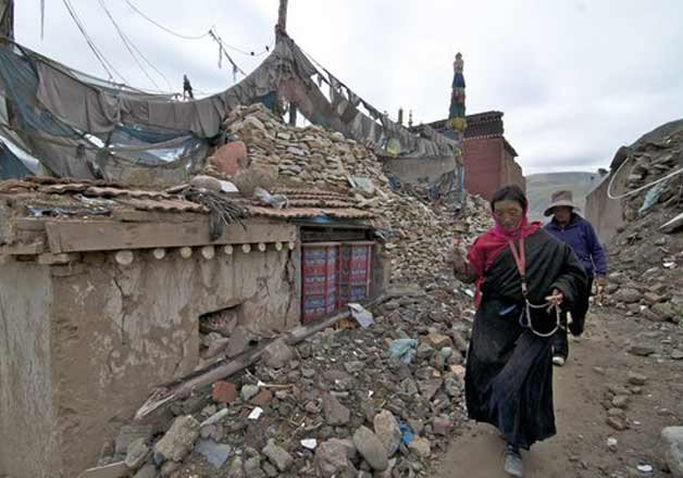  Tucatnyi halott a 7,1-es erősségű földrengésben Tibetben, a rengéseket Nepálban és Indiában is érezni lehetett