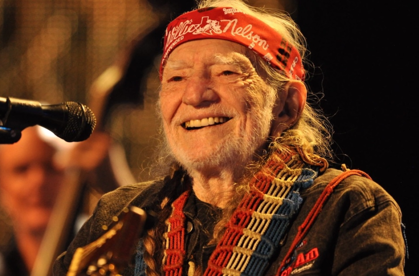  A 91 éves Willie Nelson, az orvosai tanácsa ellenére koncertkörútra indul