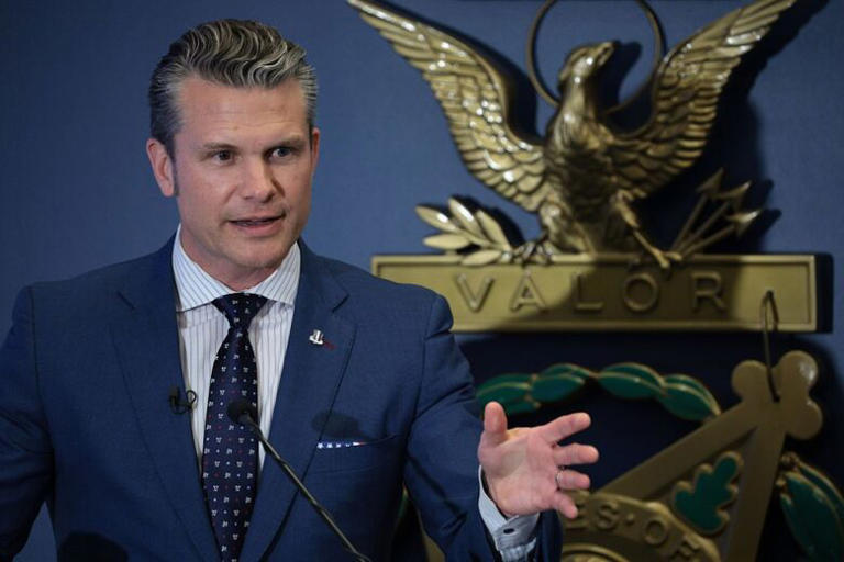 Hegseth amerikai védelmi miniszter tisztogatást hajt végre az amerikai tábornokok soraiban